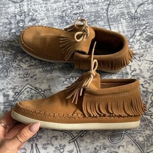 Minnetonka Brown Fringe Moccasins